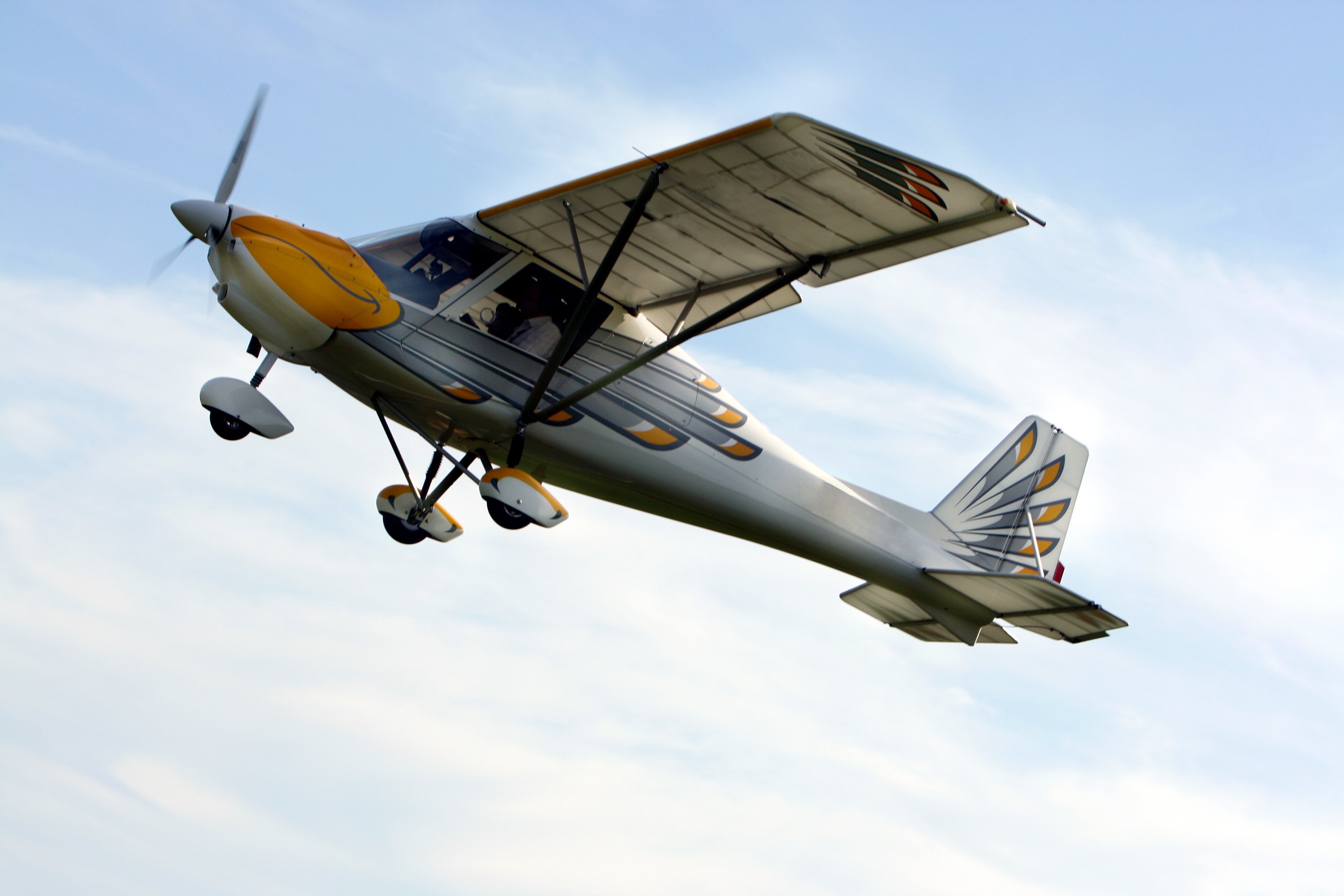Petit avion en vol - Assurance sport Assursport